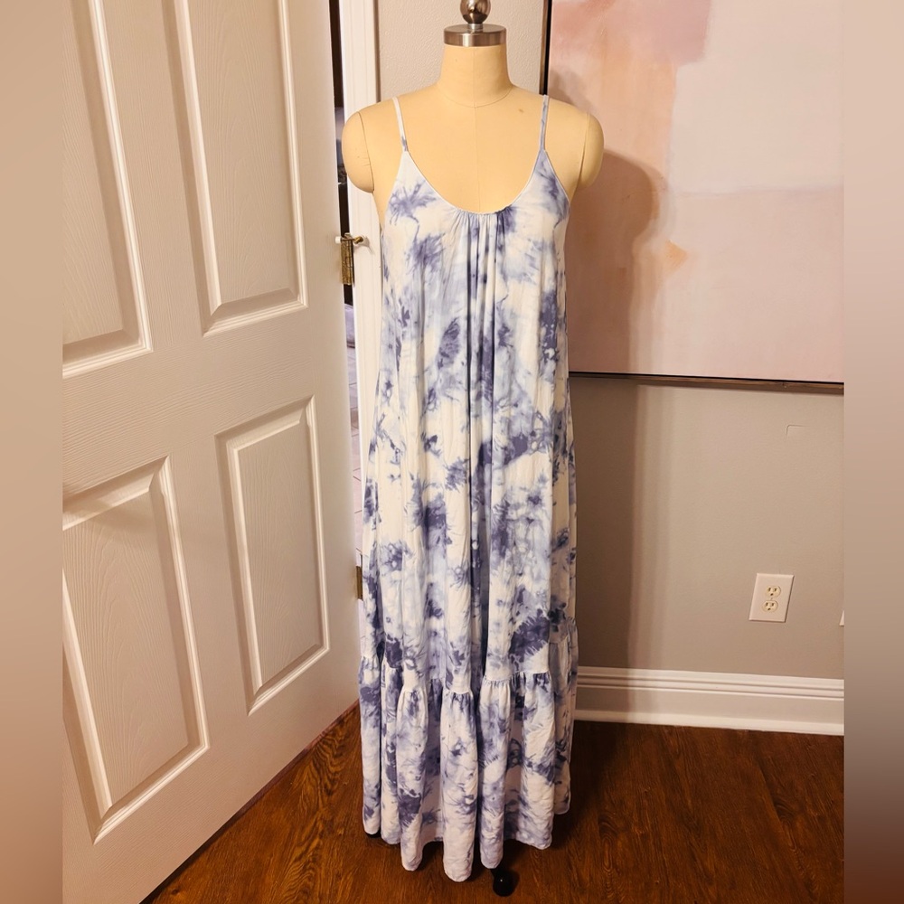 Elegant Blue Tie-Dye Maxi Dress